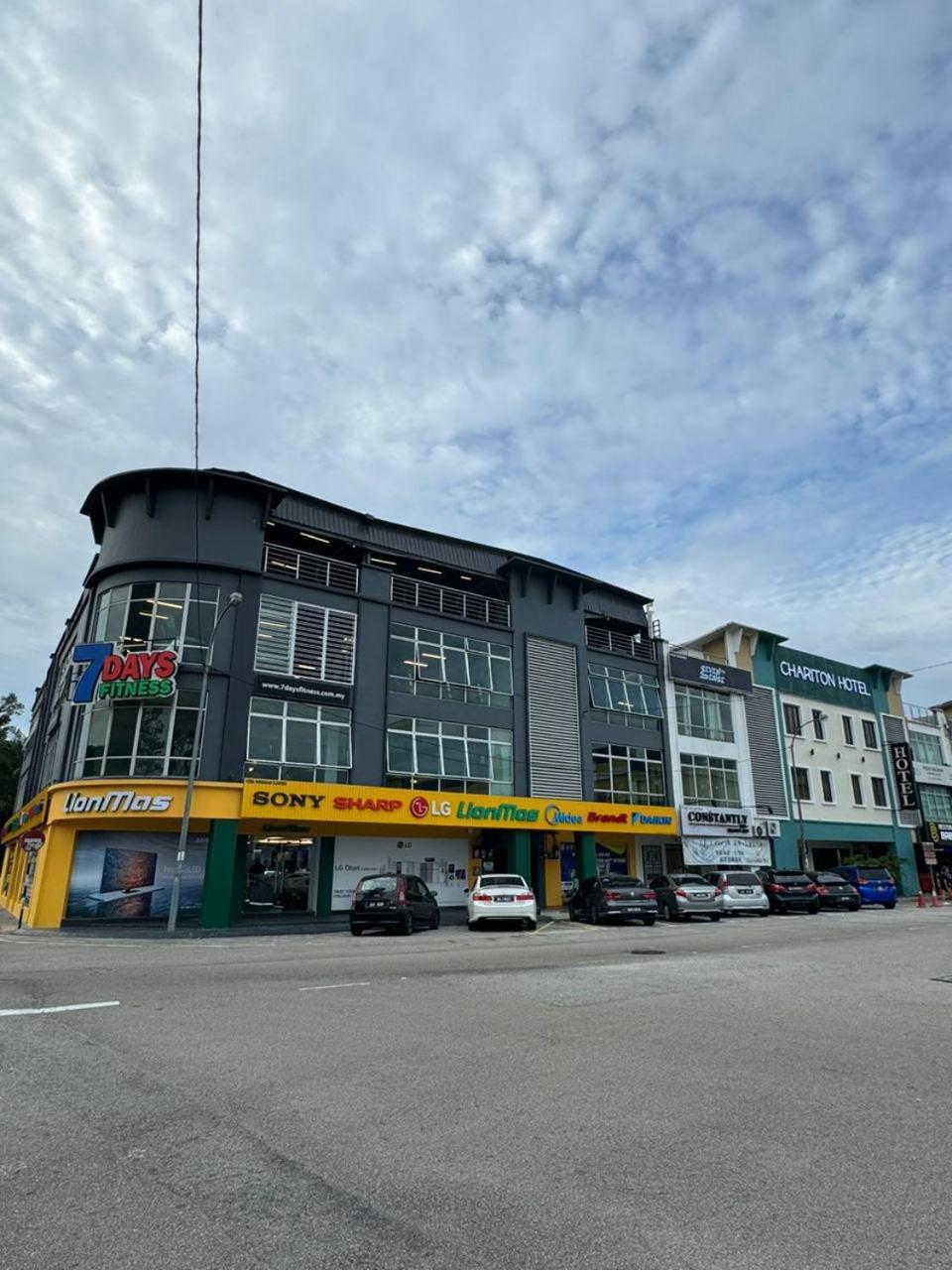 Chariton Hotel Nusa Bestari Johor Bahru Exterior photo